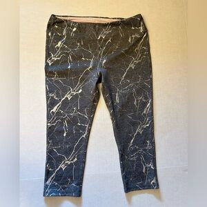 Marika grey & silver crop workout legging w/inner waist pocketSz-XL(16-18).  Q14